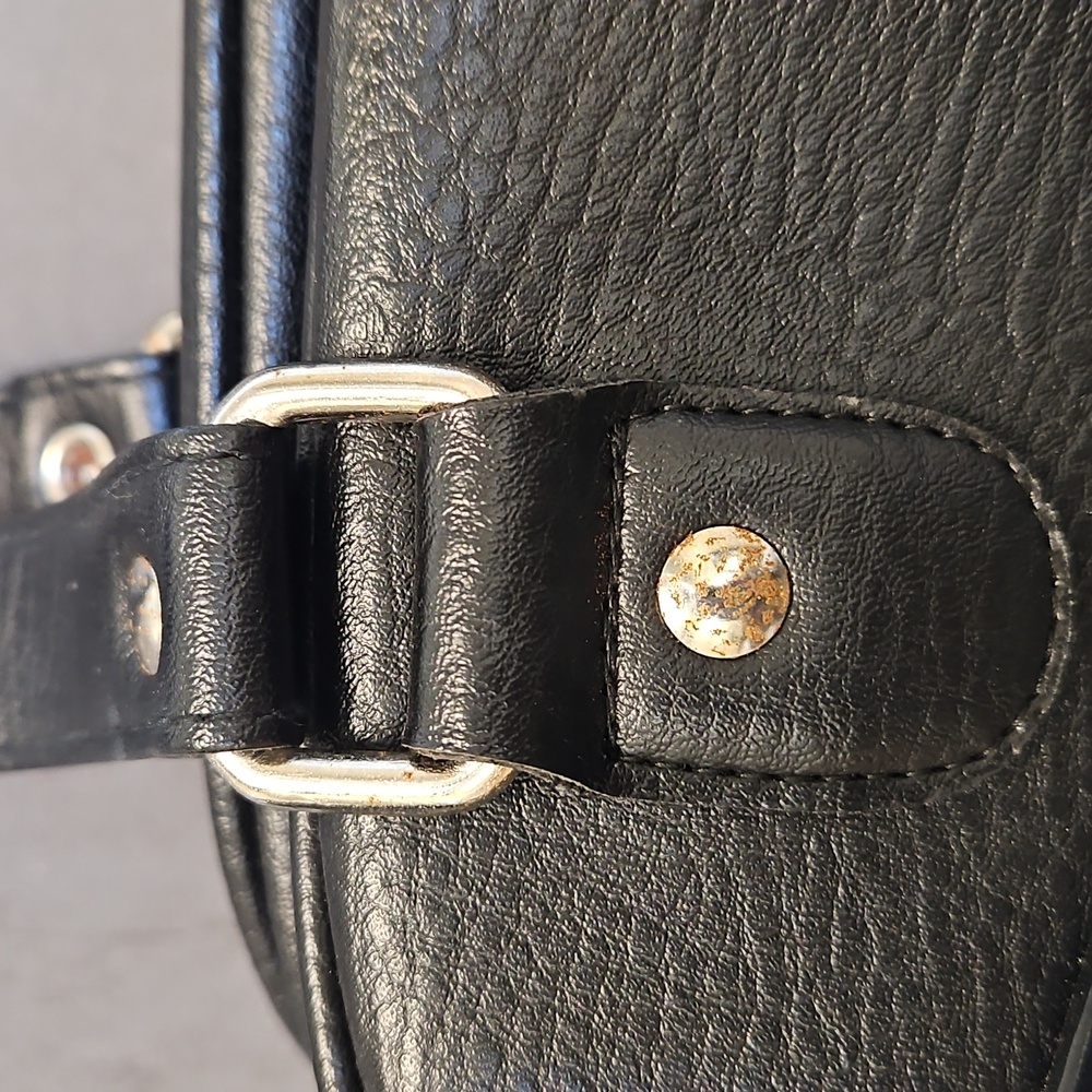 Women's Shoulder bag Purse With Retro Classic Car Design - Picture 10 of 16